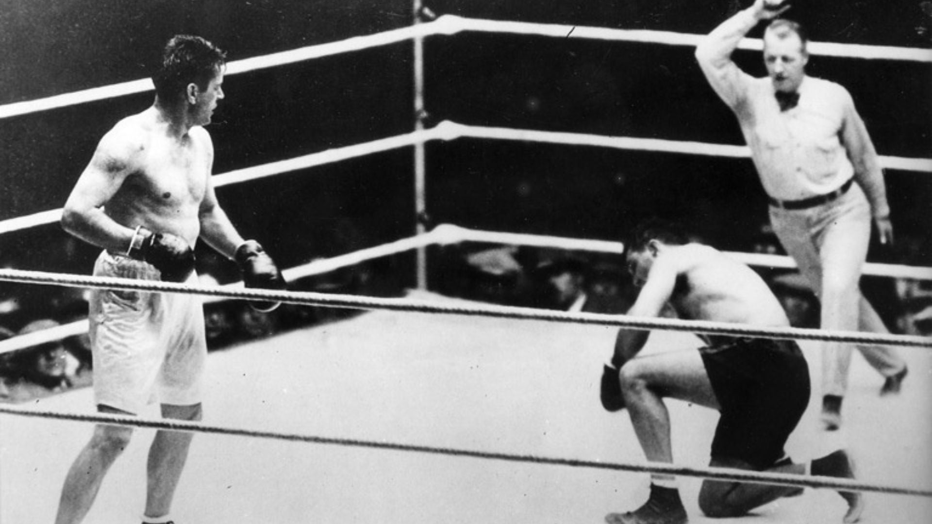 The Infamous Battle of Jack Dempsey vs. Gene Tunney and the ‘Long Count’ Controversy